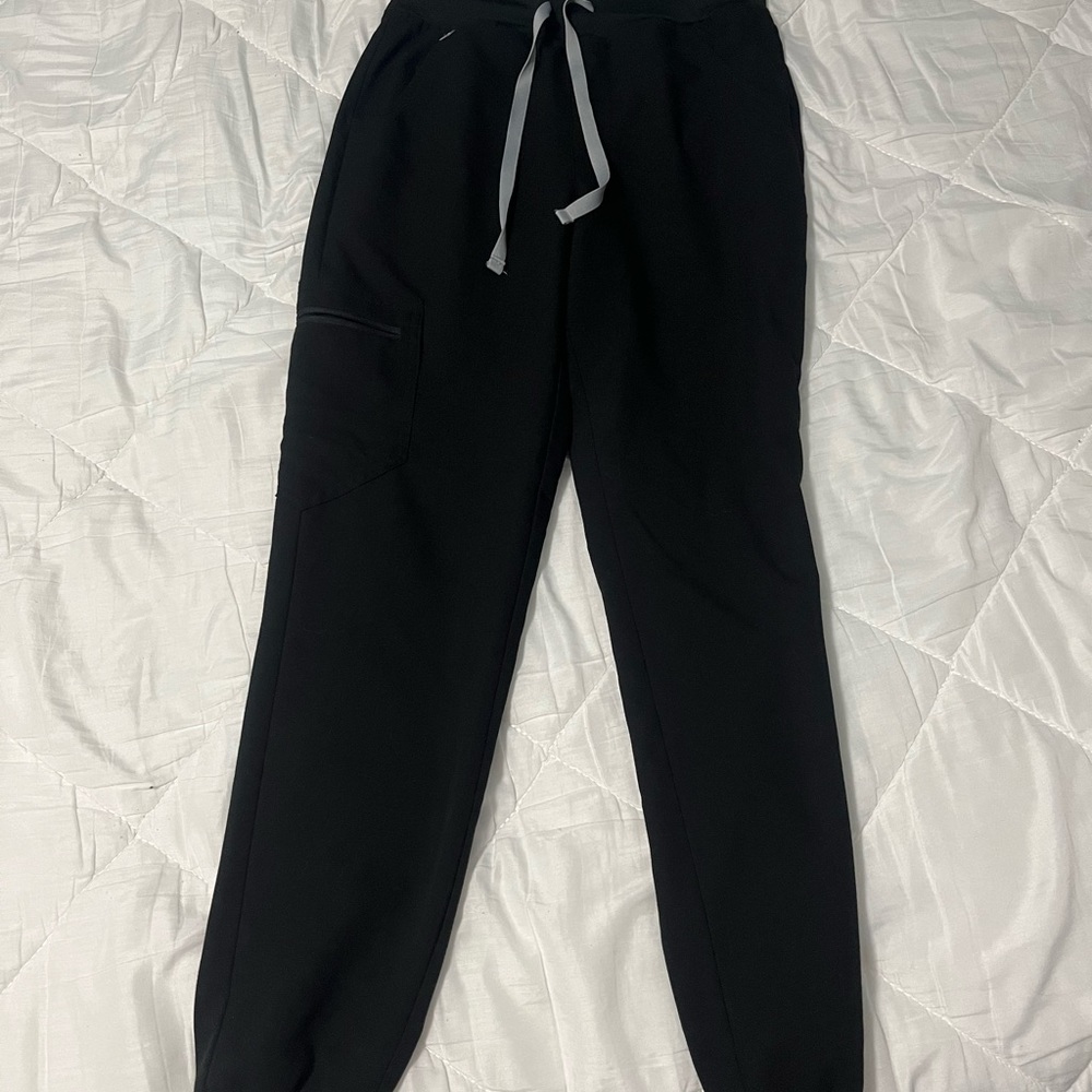 FIGS high rise jogger scrub pants